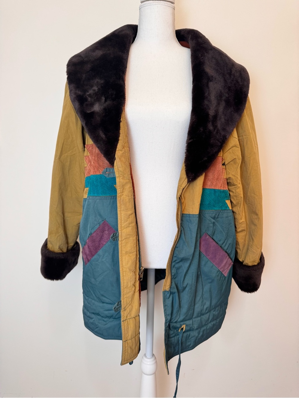 Vintage Mulberry Street Faux Fur Geometric Applique Coat S Colorblock - Picture 5 of 8